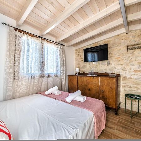 Guest House Aphrodite Kato Archanes Екстер'єр фото
